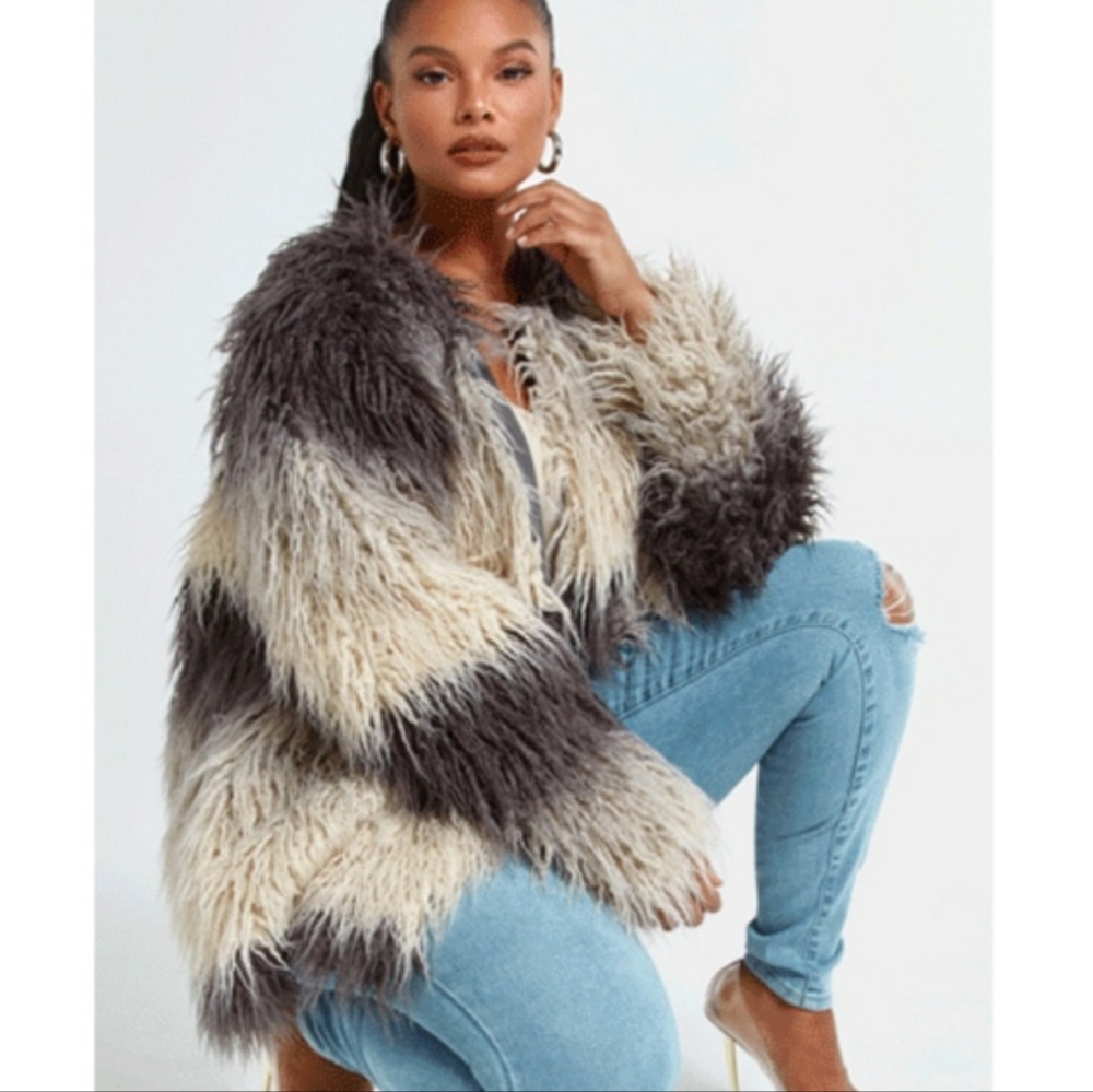 3x Faux Fur Coat